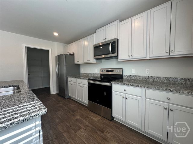 556 Turpentine Trail, Bloomingdale, GA 31302