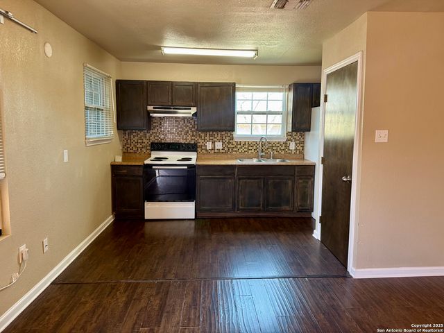 401 DORA ST, San Antonio, TX 78212