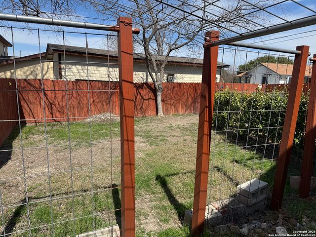 401 DORA ST, San Antonio, TX 78212