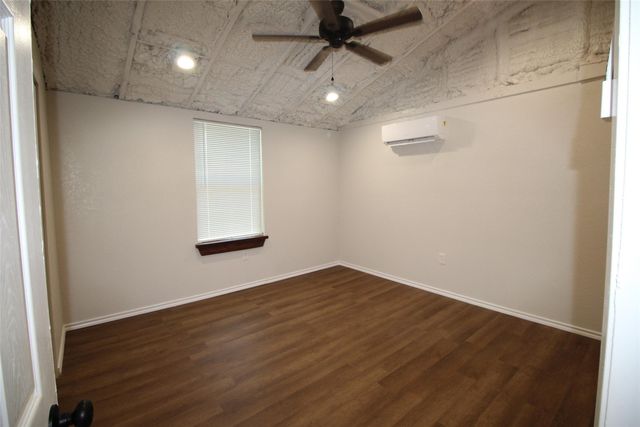 213 N Waldrip Street, Grand Saline, TX 75140