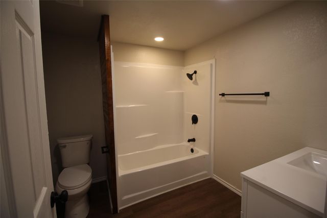 213 N Waldrip Street, Grand Saline, TX 75140