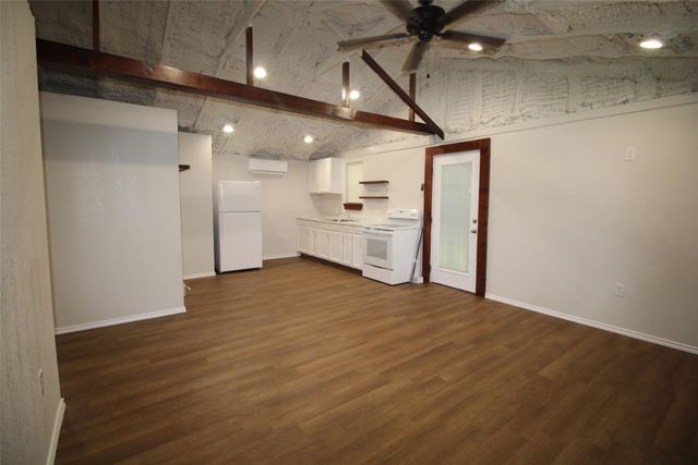 213 N Waldrip Street, Grand Saline, TX 75140