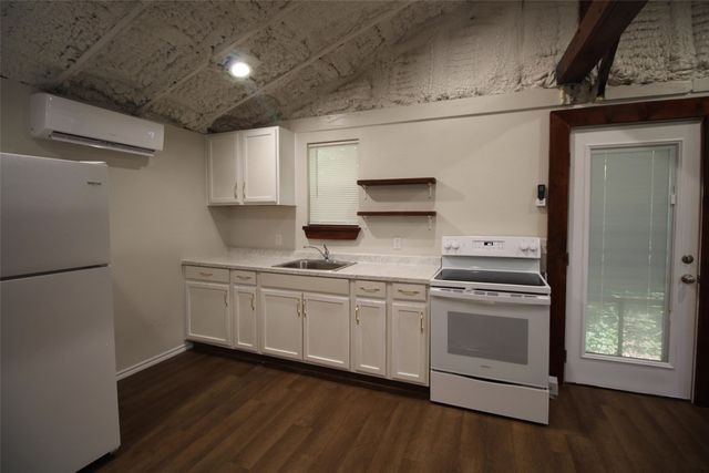 213 N Waldrip Street, Grand Saline, TX 75140