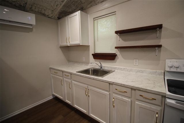 213 N Waldrip Street, Grand Saline, TX 75140