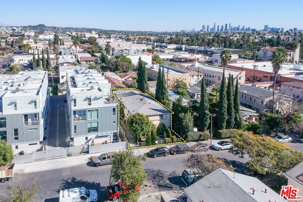 1140 N Beachwood Drive, Los Angeles, CA 90038 — exterior