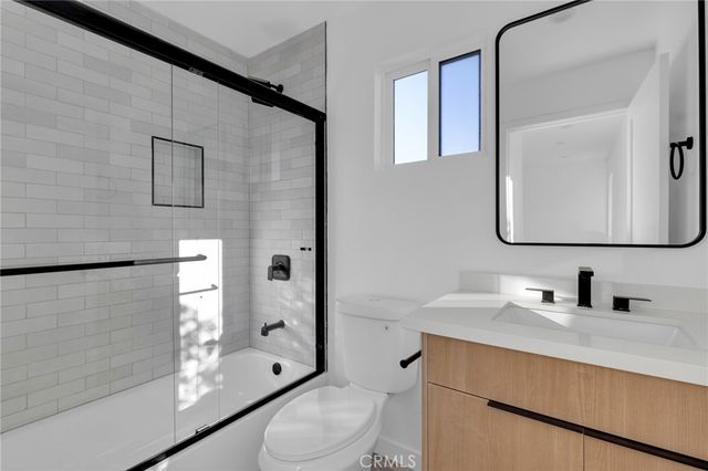 1734 Carmona Avenue, Los Angeles, CA 90019