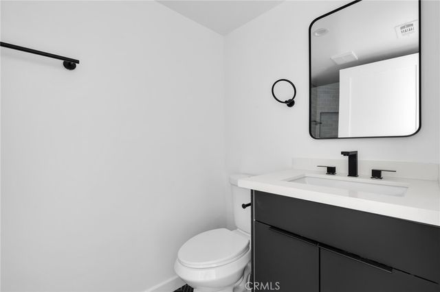 1734 Carmona Avenue, Los Angeles, CA 90019