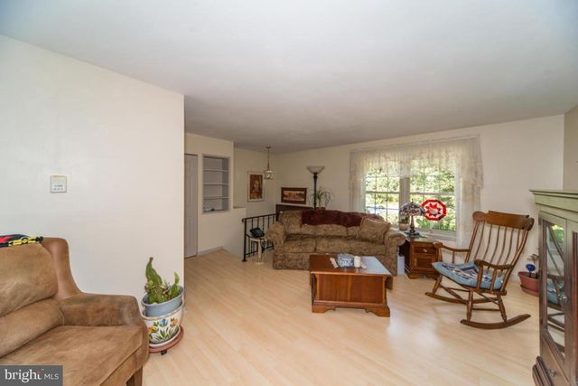 234 N 11TH ST, Akron, PA 17501