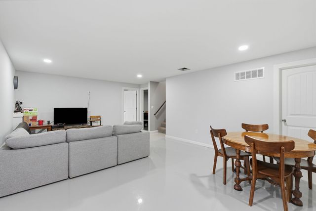 3103 E Reiss Ct, Park City, KS 67219