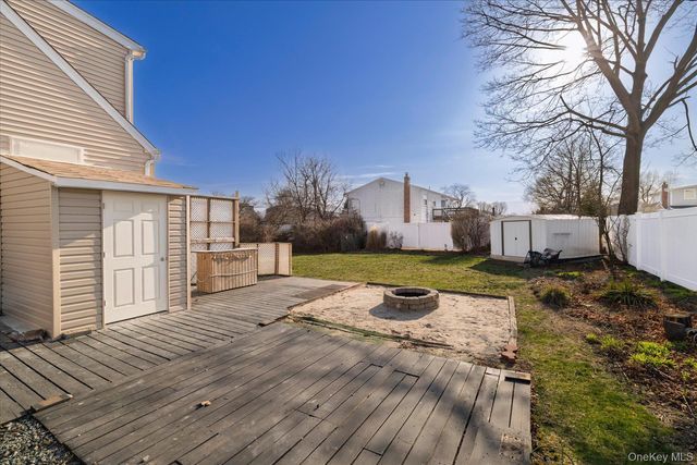 1558 9th Street Lower, West Babylon, NY 11704