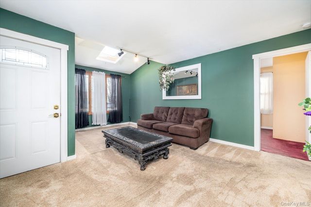 1558 9th Street Lower, West Babylon, NY 11704