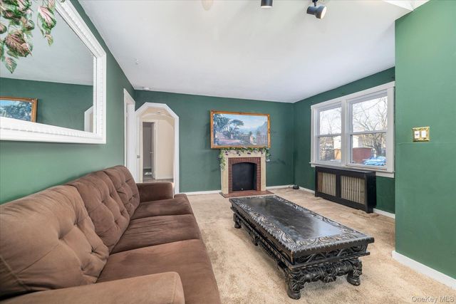 1558 9th Street Lower, West Babylon, NY 11704