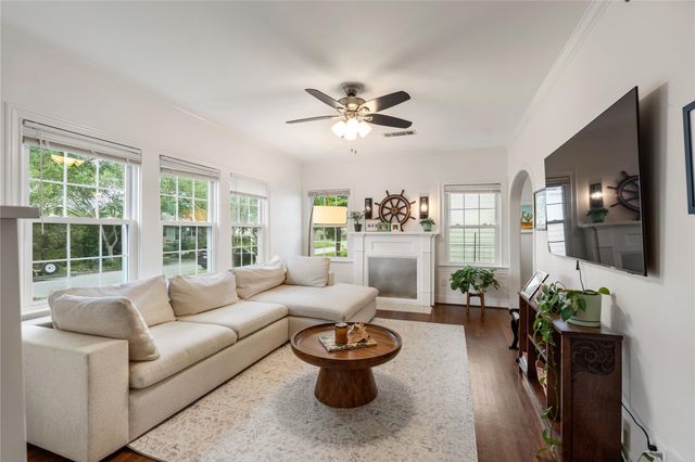 930 Dorothy Street, Houston, TX 77008
