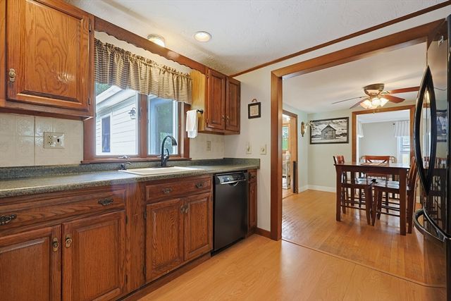 4 Loring St, Auburn, MA 01501