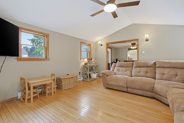 4 Loring St, Auburn, MA 01501