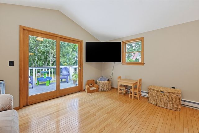 4 Loring St, Auburn, MA 01501