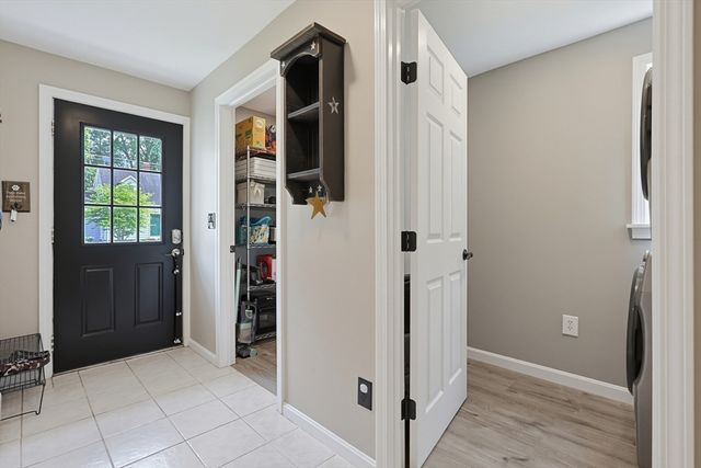4 Loring St, Auburn, MA 01501
