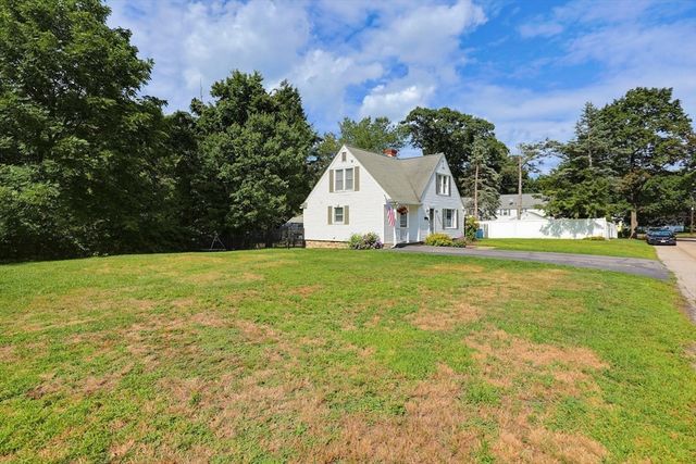 4 Loring St, Auburn, MA 01501