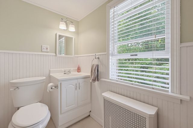 4 Loring St, Auburn, MA 01501