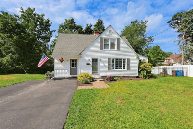 4 Loring St, Auburn, MA 01501