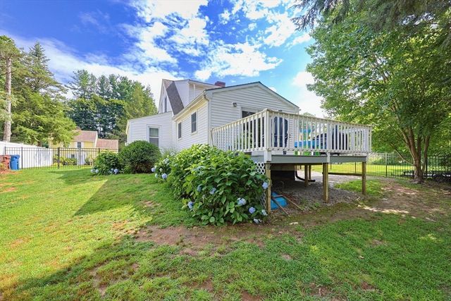 4 Loring St, Auburn, MA 01501