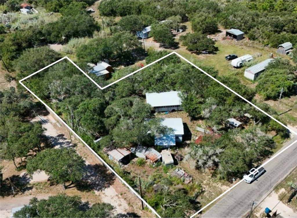 1115 Lee, Aransas Pass, TX 78336 — photo 2