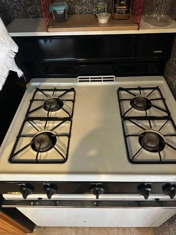 25 Via Delizia, Hillsborough, CA 94010