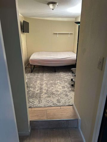 25 Via Delizia, Hillsborough, CA 94010