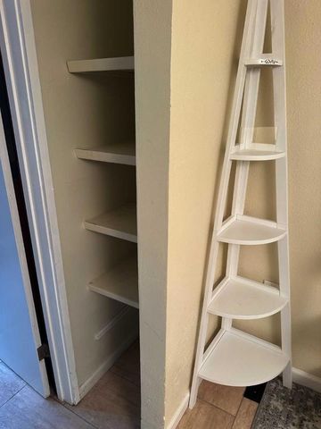 25 Via Delizia, Hillsborough, CA 94010