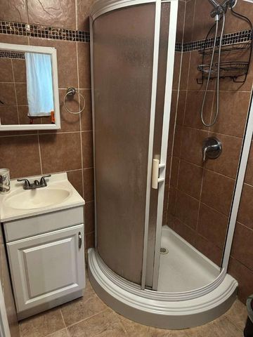 25 Via Delizia, Hillsborough, CA 94010