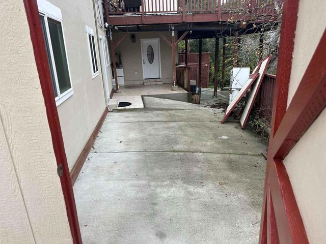 25 Via Delizia, Hillsborough, CA 94010