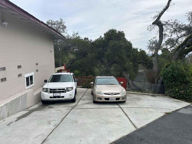 25 Via Delizia, Hillsborough, CA 94010