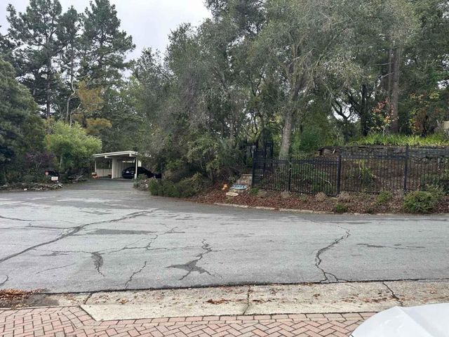 25 Via Delizia, Hillsborough, CA 94010