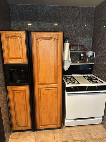 25 Via Delizia, Hillsborough, CA 94010