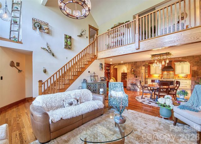 910 California Creek Road, Mars Hill, NC 28754