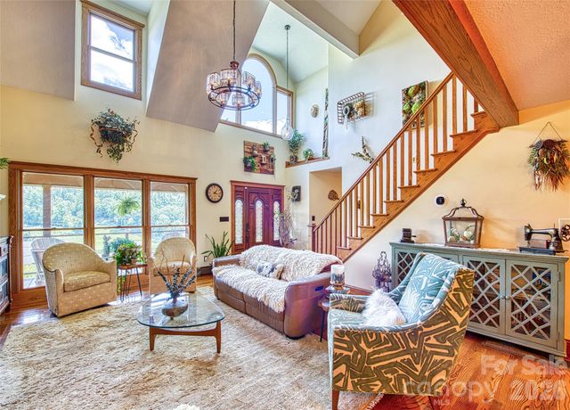 910 California Creek Road, Mars Hill, NC 28754
