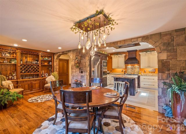 910 California Creek Road, Mars Hill, NC 28754