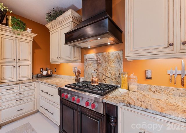 910 California Creek Road, Mars Hill, NC 28754