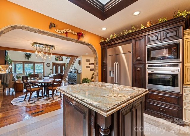 910 California Creek Road, Mars Hill, NC 28754