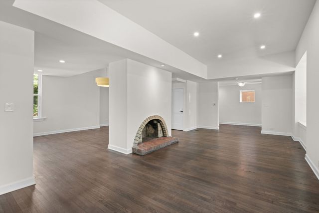 1025 E 48th Street, Chicago, IL 60615