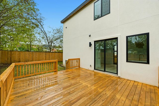 802 Philco DR 2, Austin, TX 78745