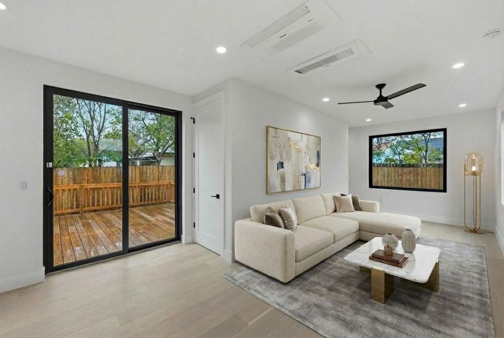 802 Philco DR 2, Austin, TX 78745