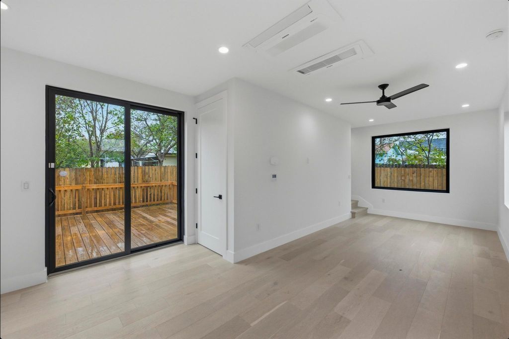 802 Philco DR 2, Austin, TX 78745