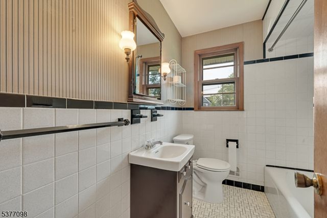 45 Amwell Rd, Millstone Boro, NJ 08844