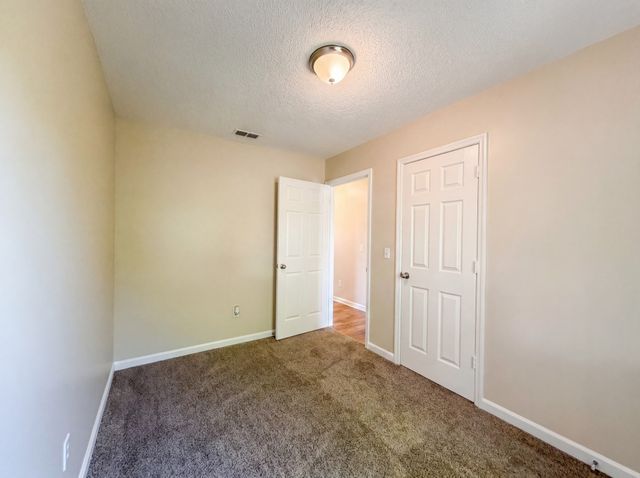 104 Frontier Ln, La Vergne, TN 37086