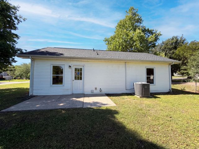 104 Frontier Ln, La Vergne, TN 37086