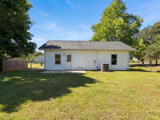 104 Frontier Ln, La Vergne, TN 37086