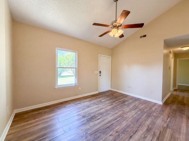 104 Frontier Ln, La Vergne, TN 37086