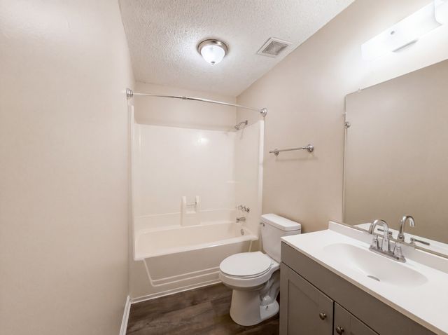 104 Frontier Ln, La Vergne, TN 37086