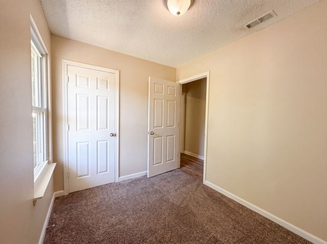 104 Frontier Ln, La Vergne, TN 37086